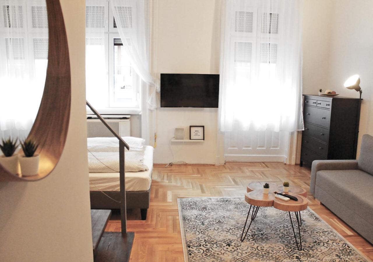 Luxury New Apartment With Gallery At Dob Street Nearby Gozsdu Court Будапеща Екстериор снимка