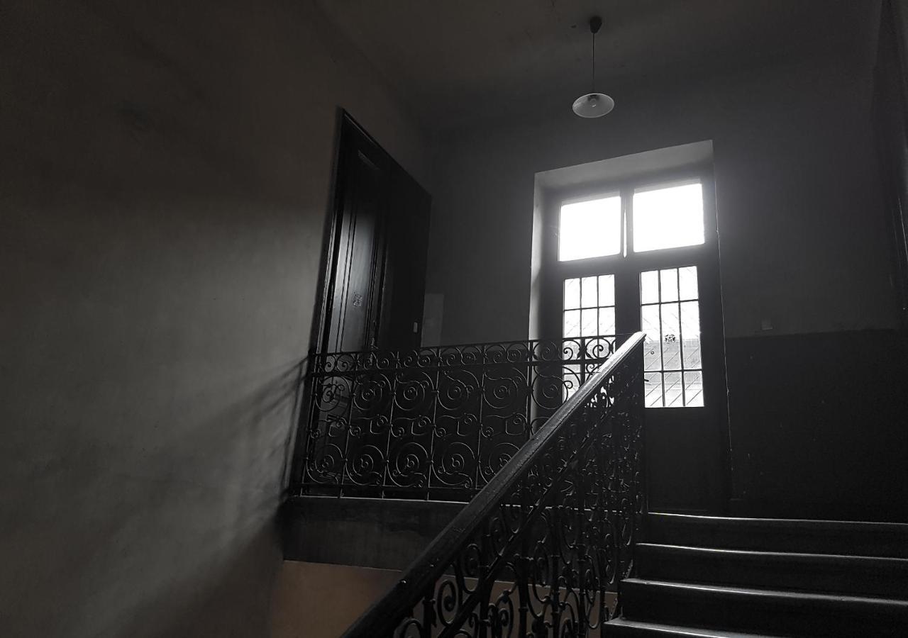 Luxury New Apartment With Gallery At Dob Street Nearby Gozsdu Court Будапеща Екстериор снимка