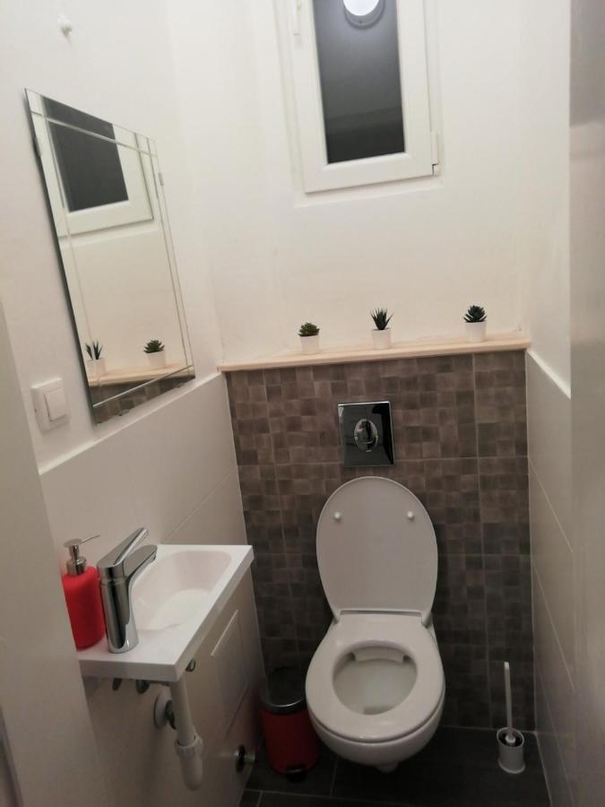 Luxury New Apartment With Gallery At Dob Street Nearby Gozsdu Court Будапеща Екстериор снимка